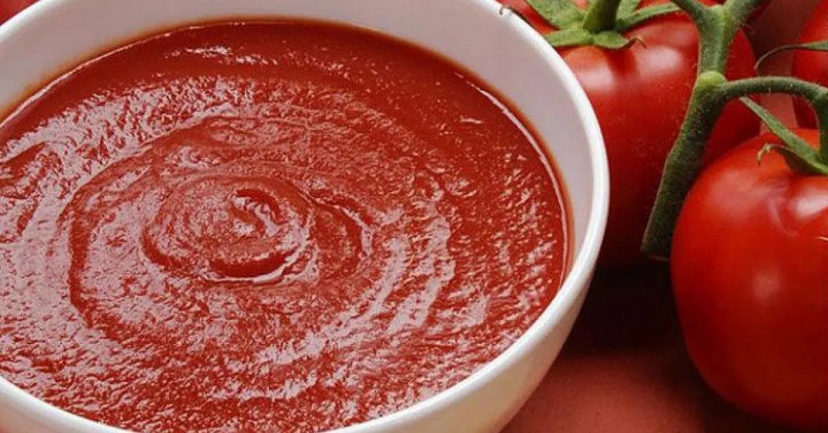 Jak zrobić sos do pizzy z pomidorów – prosty przepis na pyszny smak