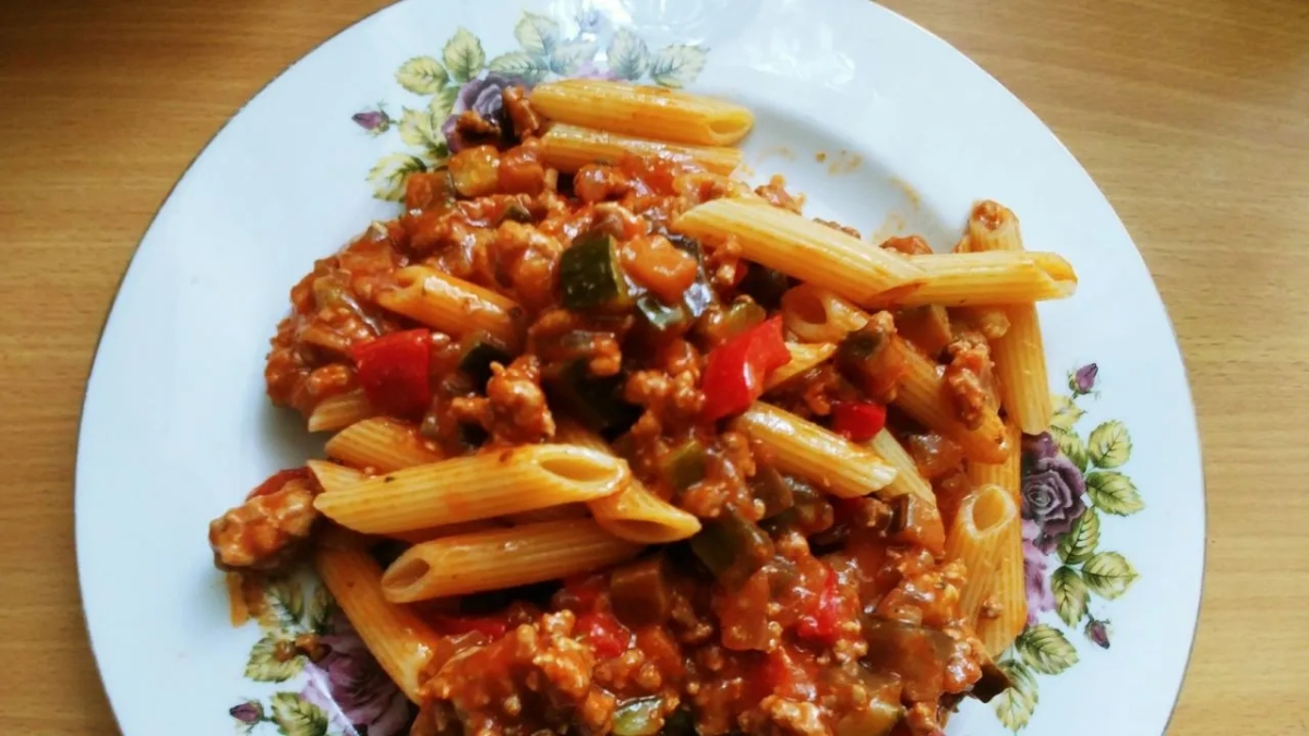 Penne z mięsem mielonym: proste przepisy na pyszne danie domowe