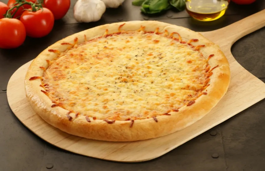 Pizza bianca co to? Poznaj sekrety pysznej białej pizzy